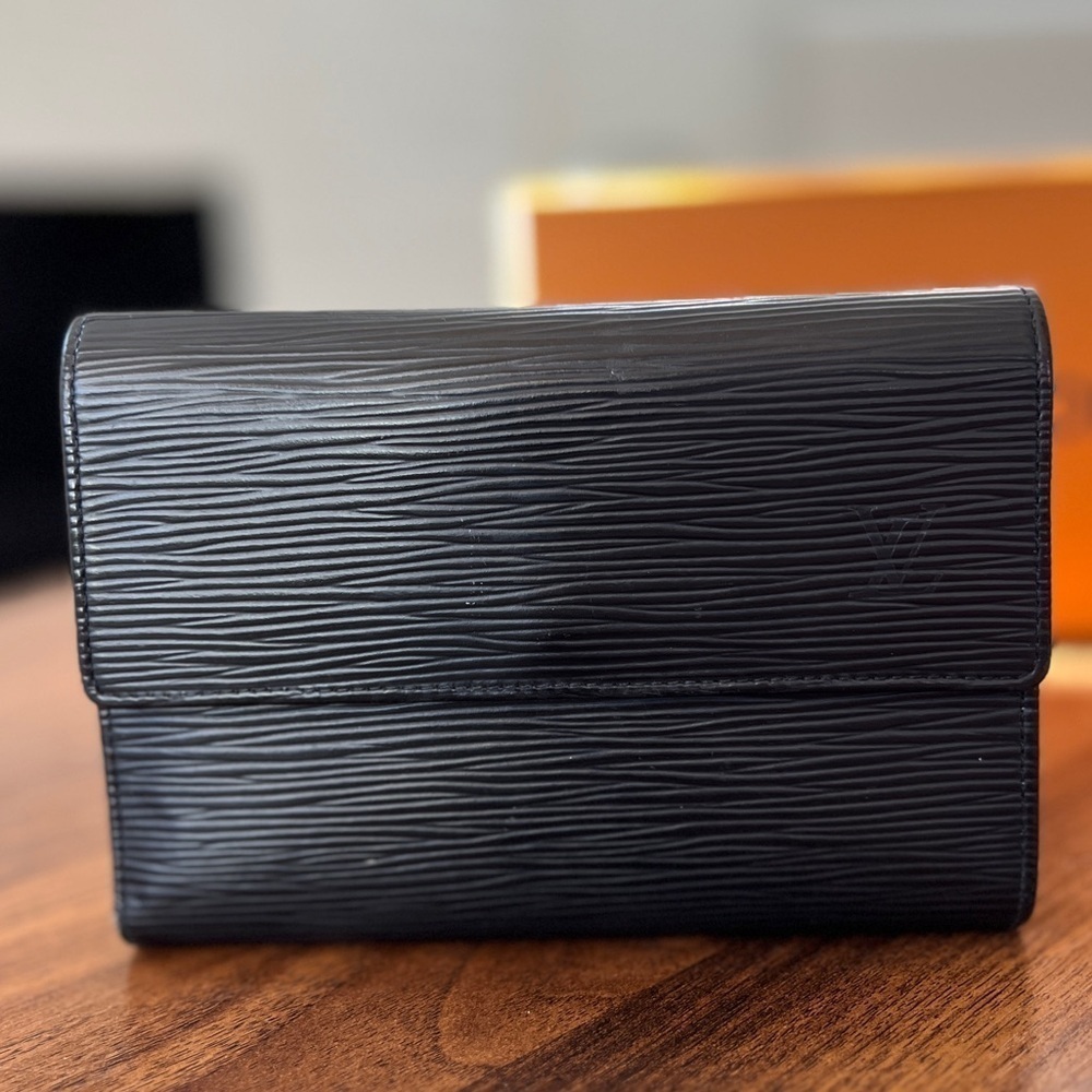 Louis Vuitton Passport Porte-Tresor Etui Wallet